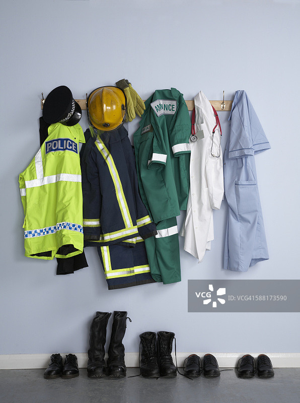 安全专业人员的悬挂制服图片素材