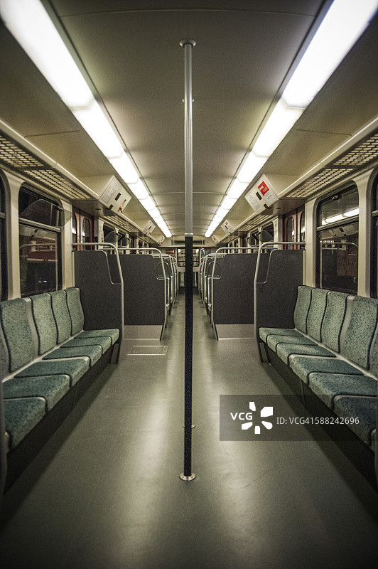 德国柏林通勤列车内部图片素材