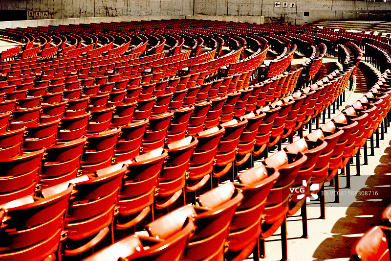 芝加哥千禧公园普利兹克露天剧场红色座椅图片素材