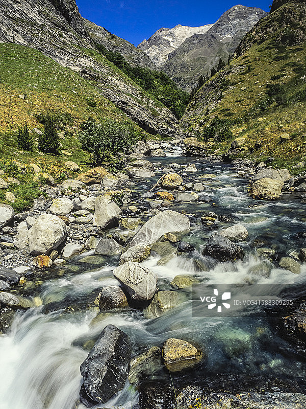 阿拉河，奥尔德萨国家公园，比利牛斯山脉图片素材