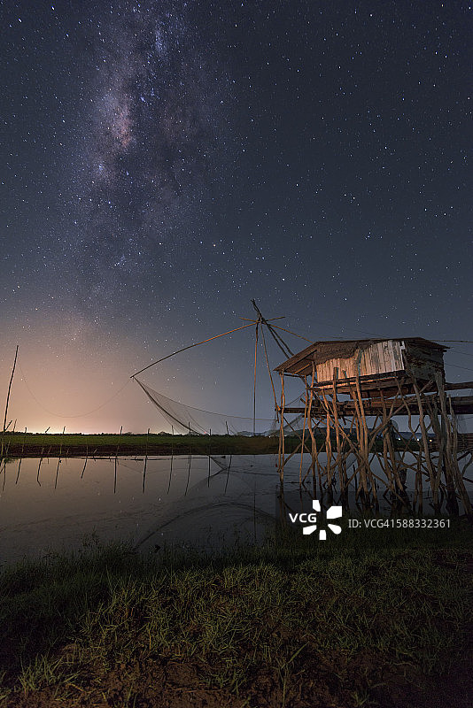 宋卡湖的大型渔网图片素材