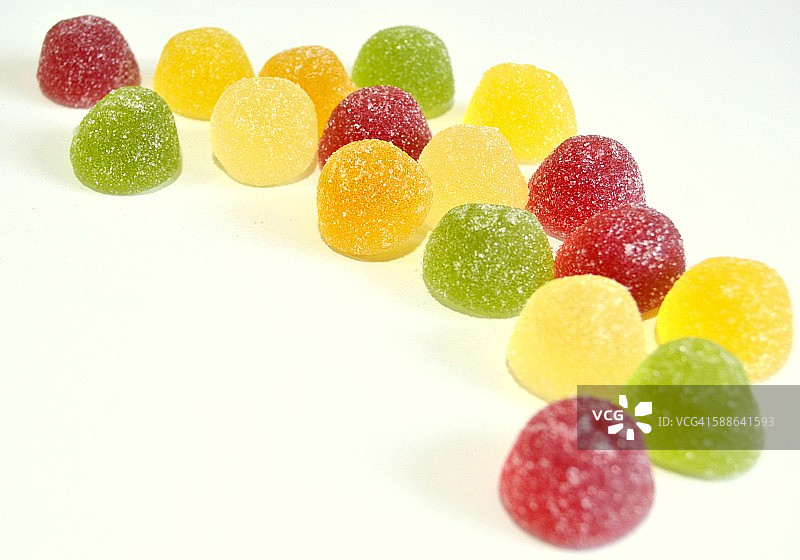 白色背景上的橡皮糖图片素材