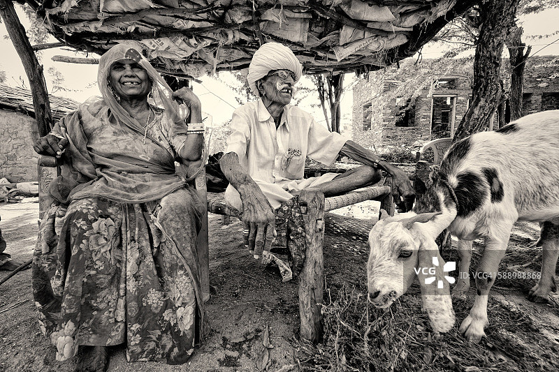 年长的印度夫妇图片素材