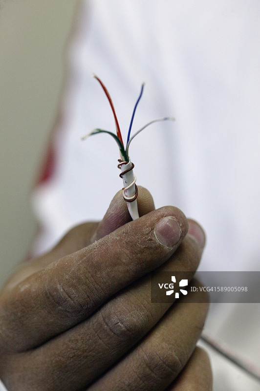 手持数据线图片素材