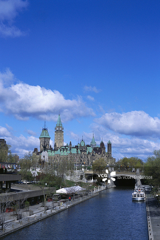 通往渥太华国会大厦的丽都运河图片素材