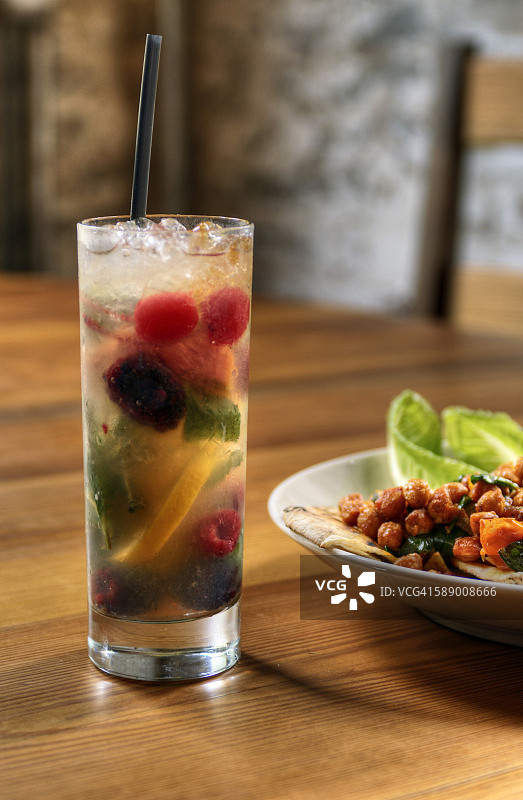 什锦水果白桑格利亚汽酒图片素材