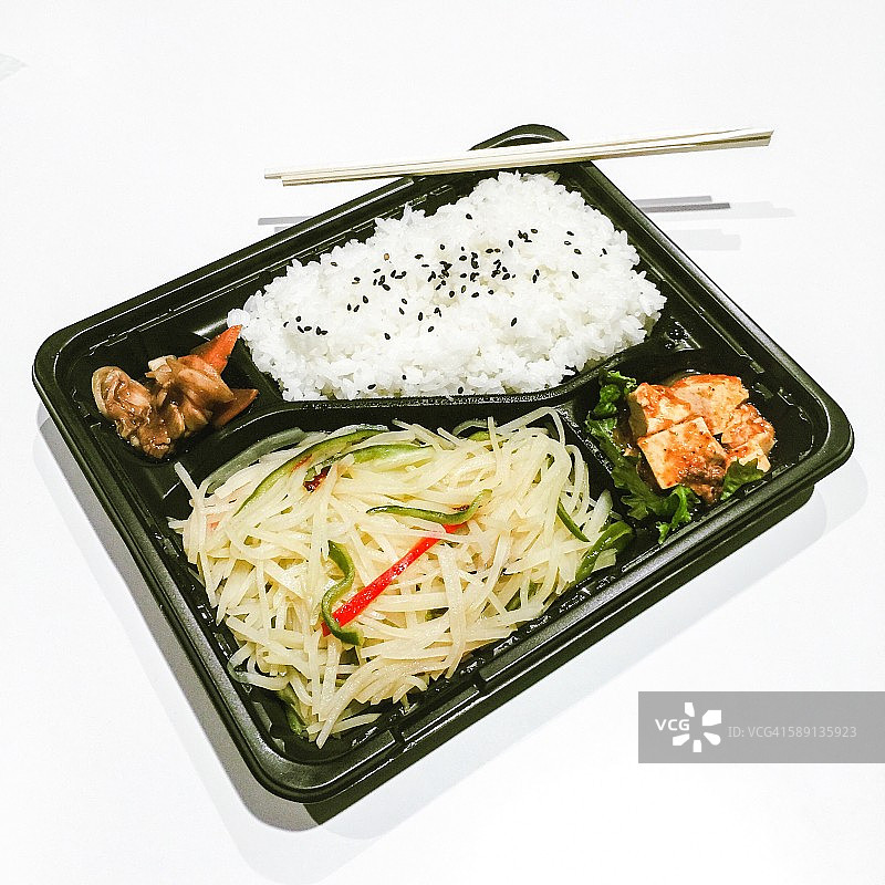 中式炒土豆便当图片素材