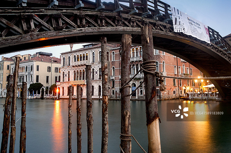 威尼斯桥下图片素材