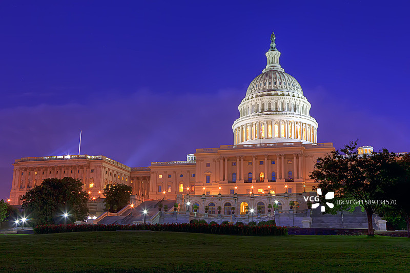 美国华盛顿特区国会大厦夜景图片素材