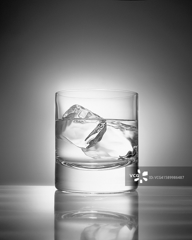 冰镇伏特加图片素材