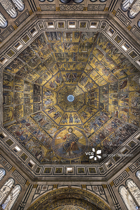 佛罗伦萨洗礼堂穹顶的马赛克天花板图片素材