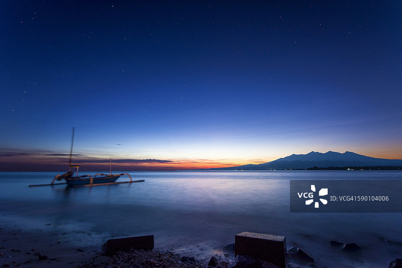 印度尼西亚龙目岛吉利艾尔的日出图片素材