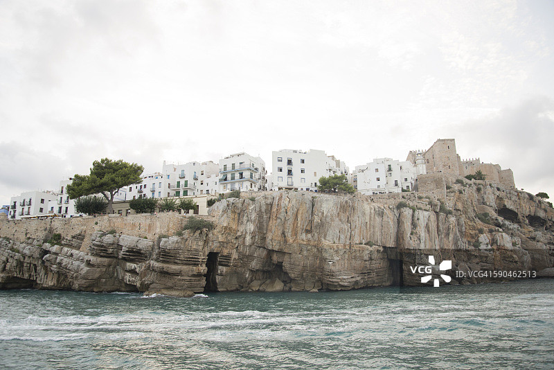 从海上看佩尼斯科拉老城区图片素材