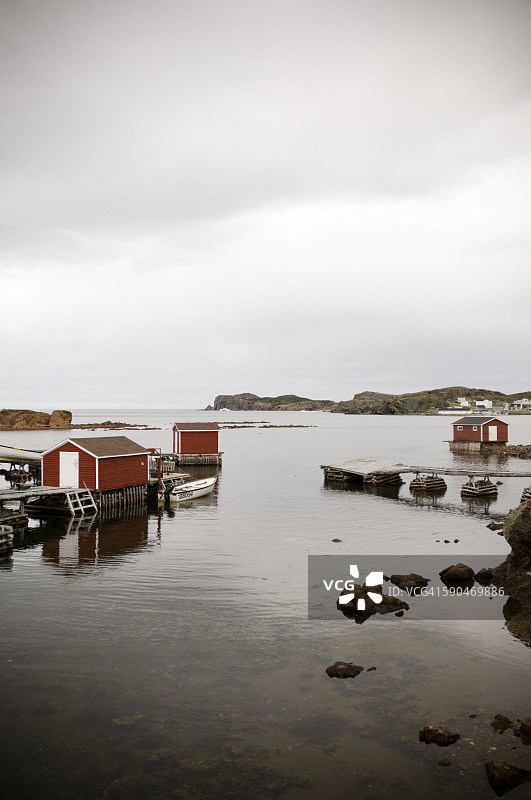 加拿大纽芬兰和拉布拉多省特威林盖特湾的古朴船屋图片素材