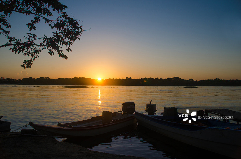奥里诺科三角洲的日落图片素材