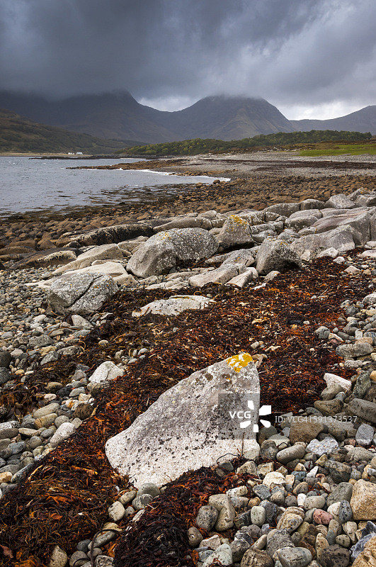 斯凯岛斯莱平湖岸边图片素材