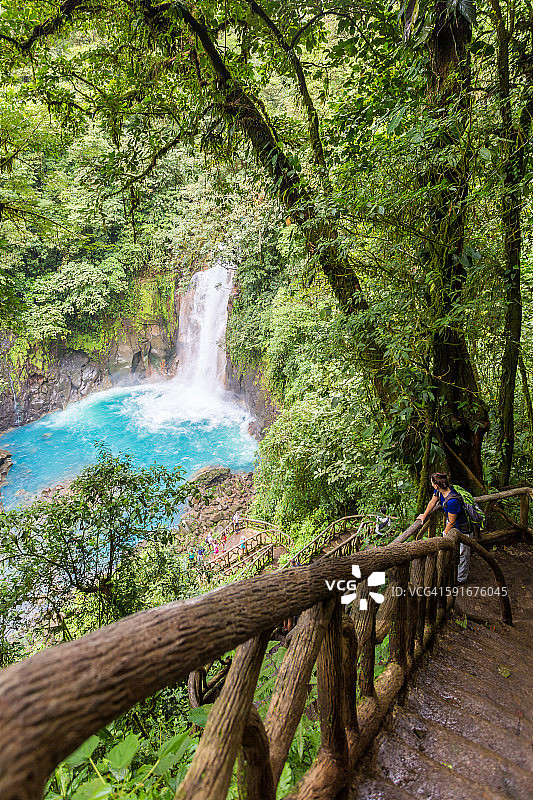 哥斯达黎加的里约热内卢塞莱斯特瀑布图片素材