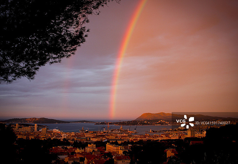 土伦军港上的彩虹图片素材