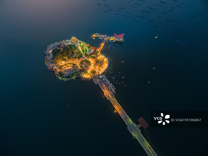 漂浮岛屿图片素材