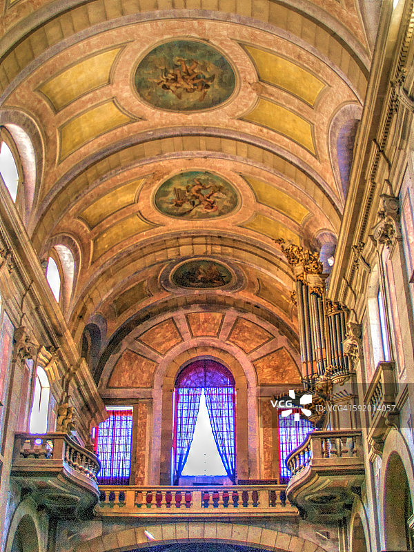邦耶稣大教堂的拱顶和管风琴图片素材