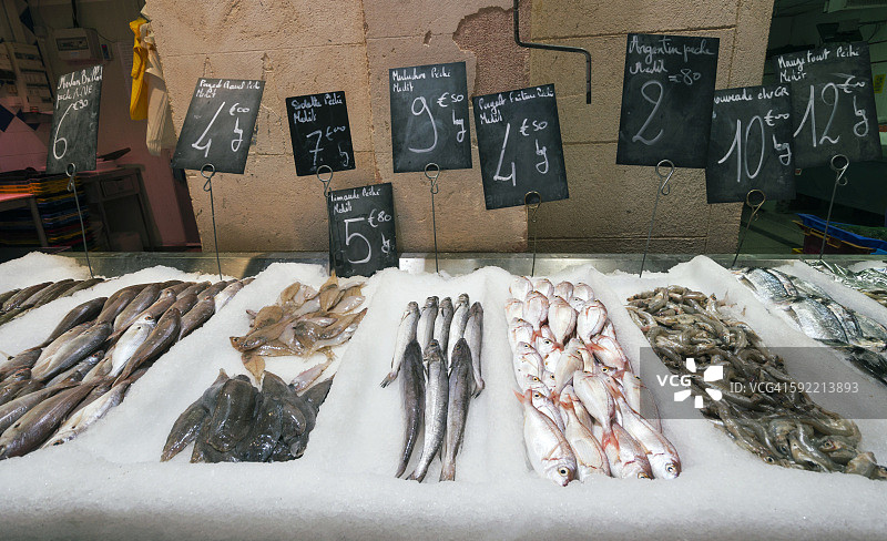 马赛街市鱼摊图片素材
