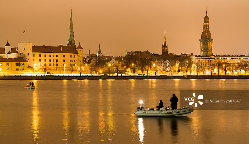 城市垂钓图片素材