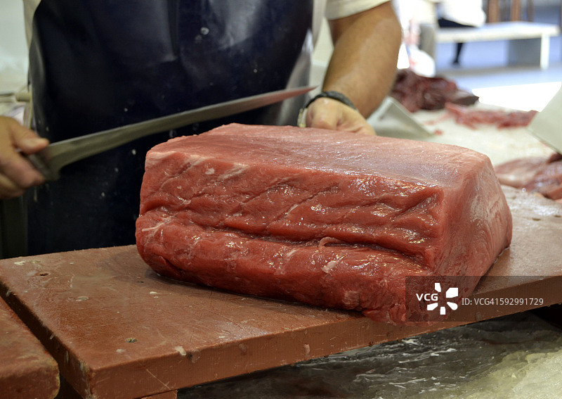 鱼市中的金枪鱼西冷图片素材