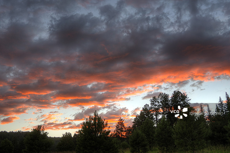 红色的夕阳图片素材