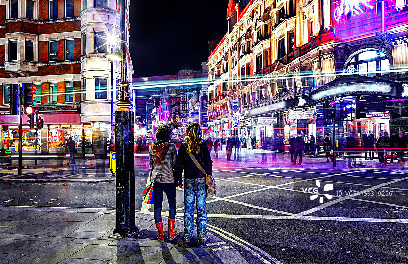 等待交通信号灯图片素材