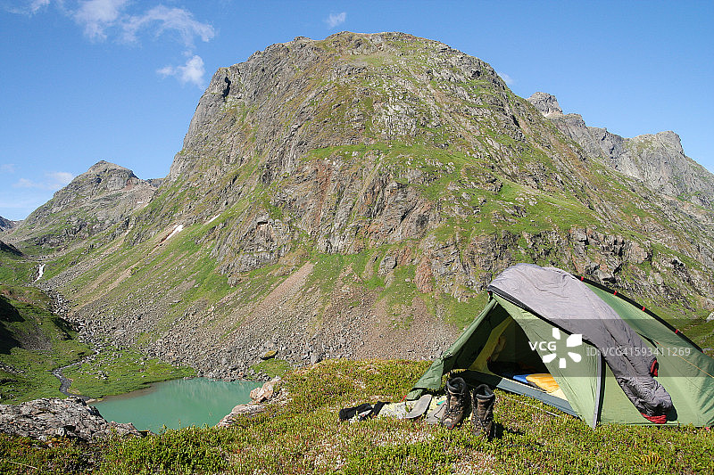 挪威山景帐篷图片素材