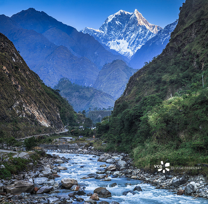 尼泊尔安娜普尔纳环线喜马拉雅山的黎明图片素材