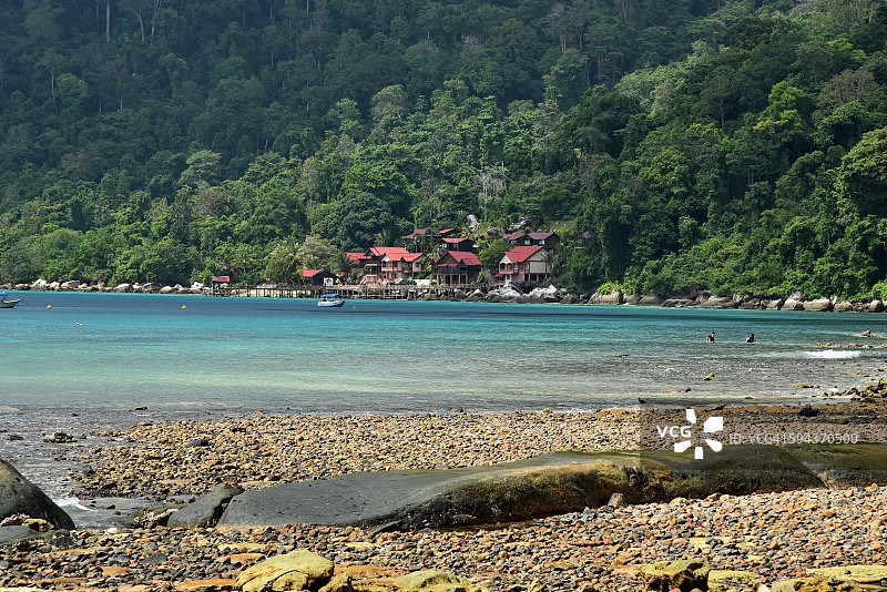 马来西亚刁曼岛海滩度假小屋图片素材
