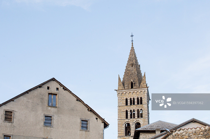 昂布兰大教堂的高处部分图片素材