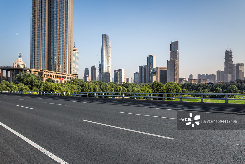 天津的空旷道路图片素材