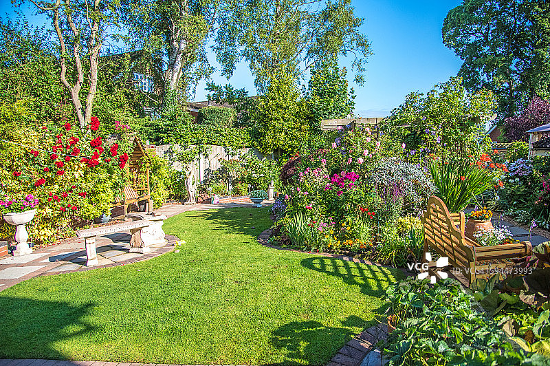 美丽的斯塔福德郡花园，英格兰图片素材