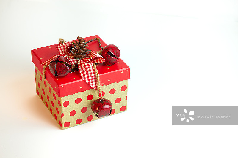 白色背景上的乡村圣诞礼物图片素材