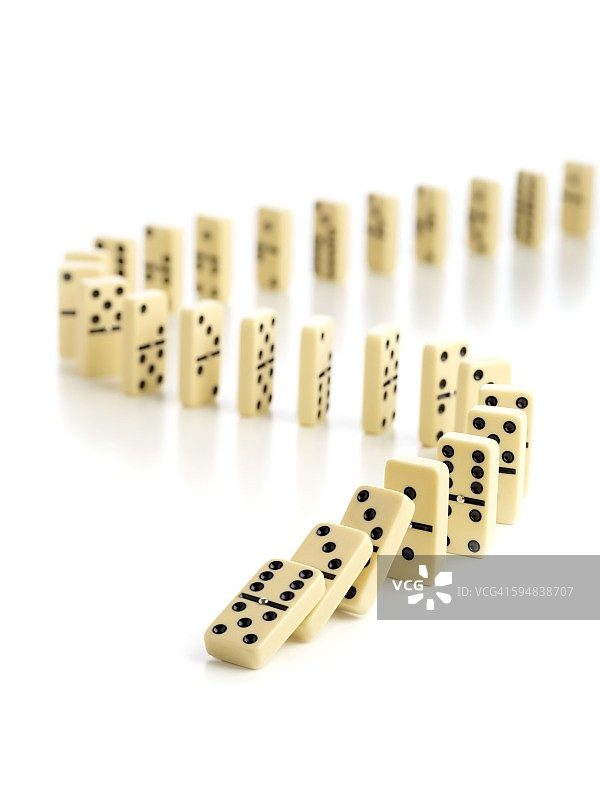 多米诺骨牌倒塌图片素材