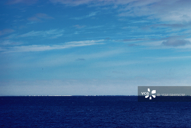 地平线上的罗斯冰架图片素材