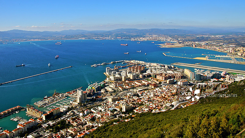 从直布罗陀岩石上俯瞰直布罗陀图片素材