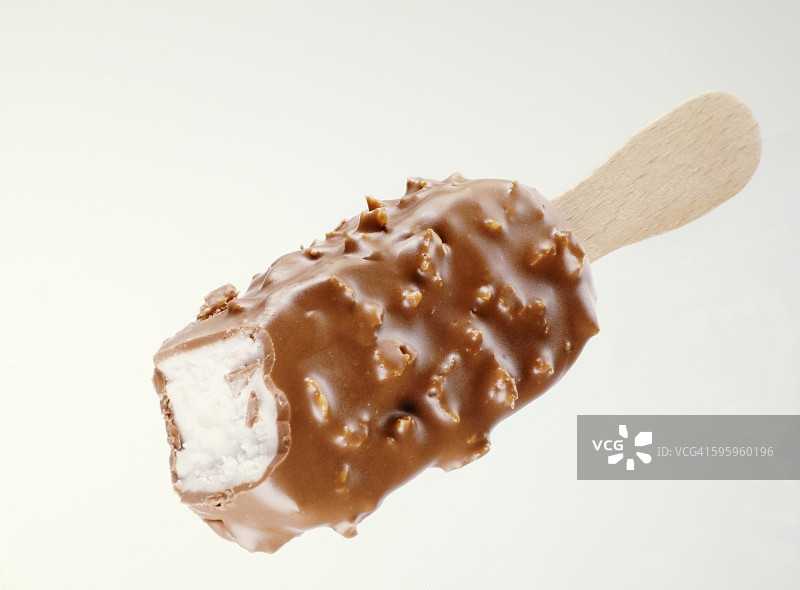 巧克力坚果香草冰淇淋图片素材