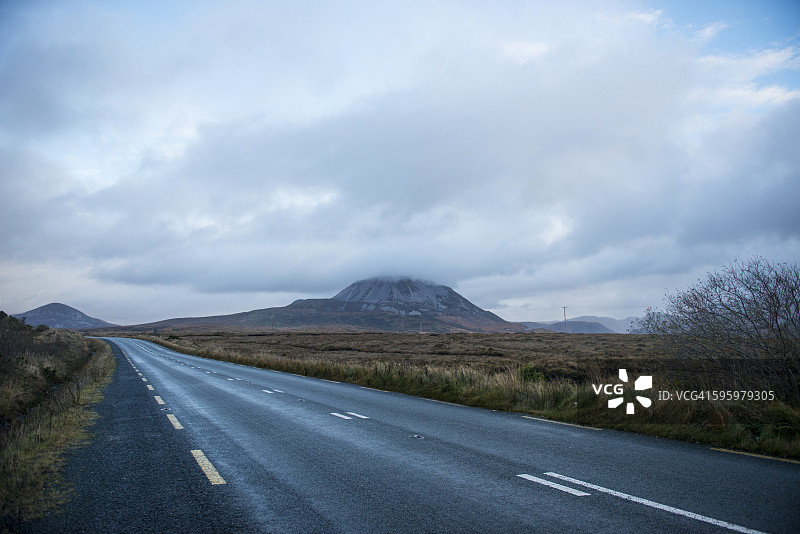 多尼戈尔野性大西洋之路上的埃里格尔山。图片素材