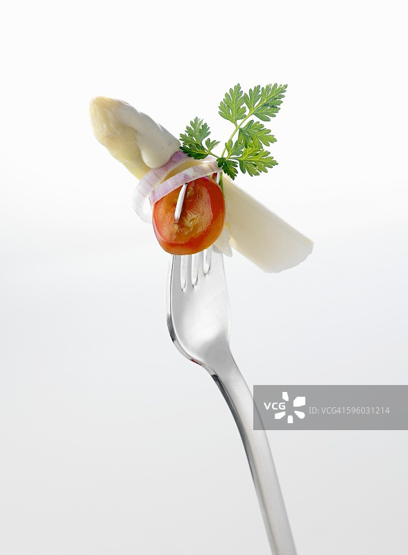 叉子上的白色芦笋图片素材