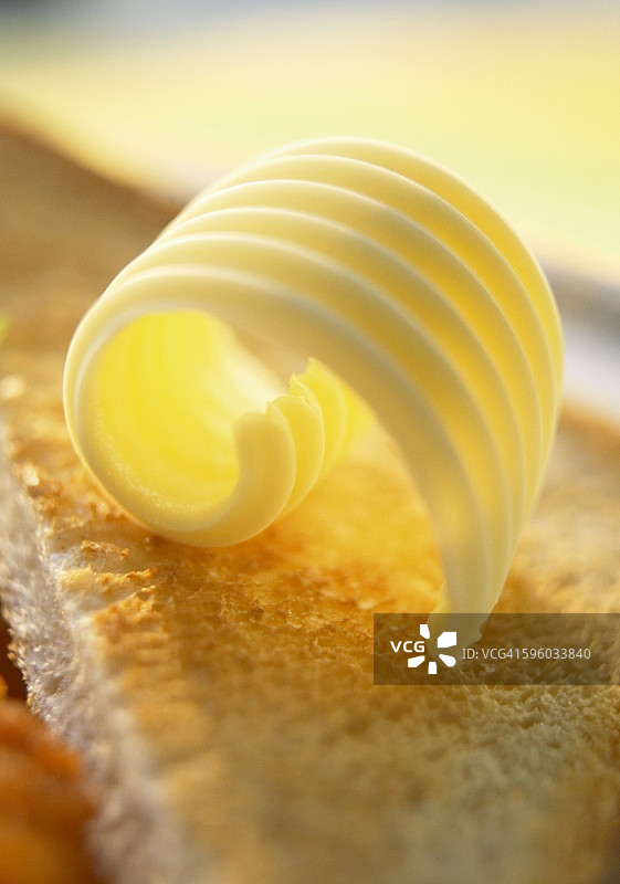 吐司上的黄油卷图片素材