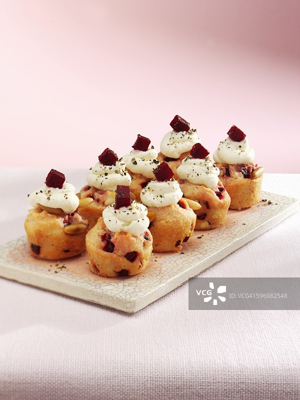 甜菜根奶油奶酪松饼图片素材