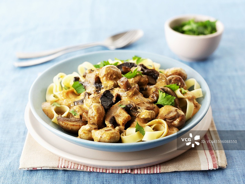 奶油牛肉配意大利面图片素材