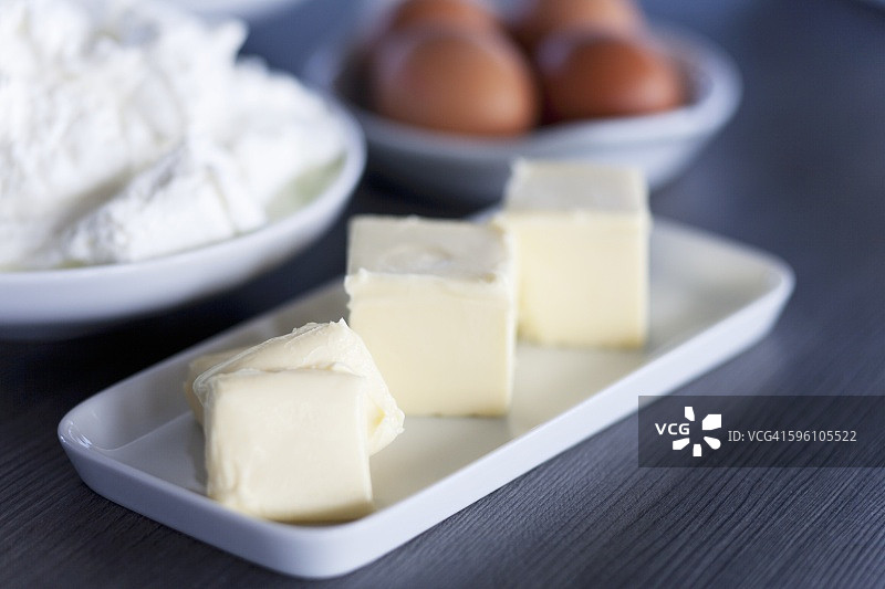 黄油、夸克和鸡蛋块图片素材