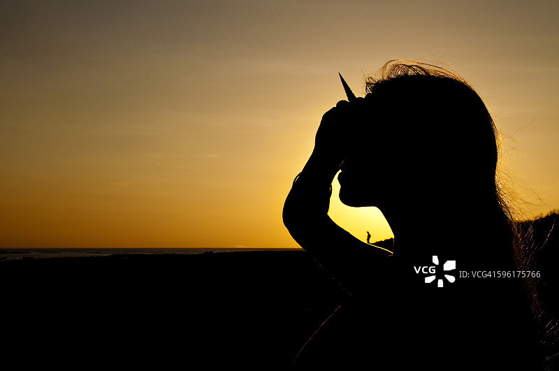 裸沙岛轮廓图片素材