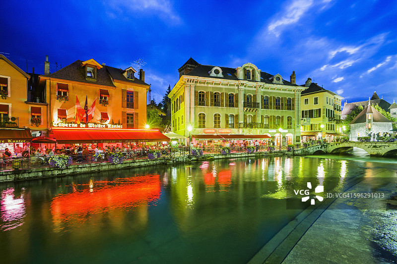 蒂乌河与河畔风光图片素材