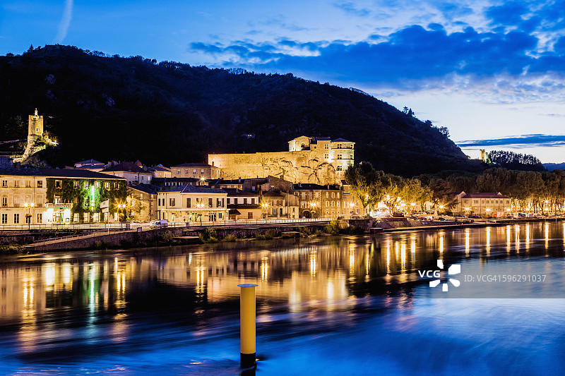 罗纳河与城镇城堡图片素材