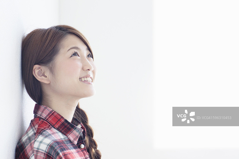 年轻女子的肖像图片素材